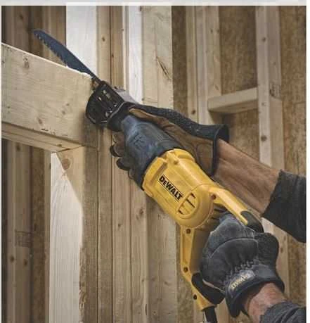 Elektrinis tiesinis pjūklas DeWalt DWE305PK (1100W)