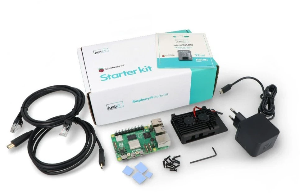 justPi Pro rinkinys – Raspberry Pi 5 WiFi 8 GB RAM + 32 GB Micro SD + oficialūs priedai