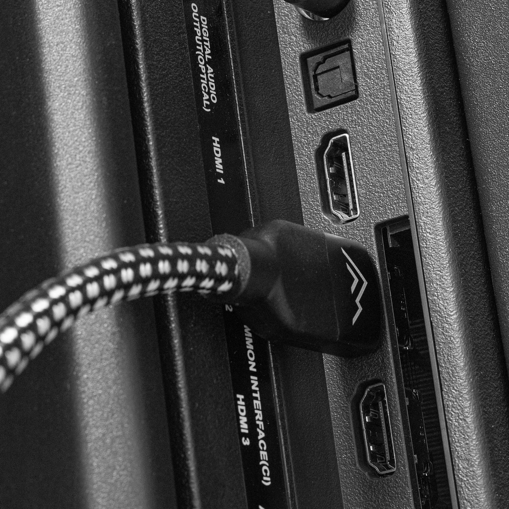 Montis HDMI laidas jungtyje