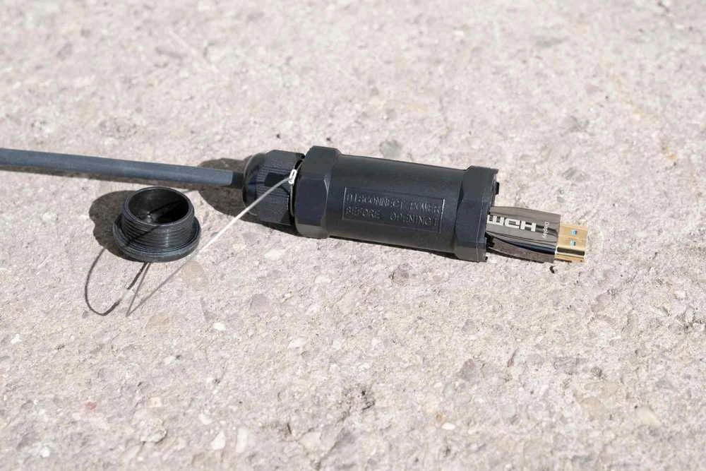 PYTHON HDMI kabelis su apsaugine jungtimi