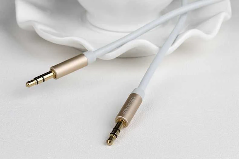 USAMS Adapteris audio jack 3,5m - 3,5m 1mbaltos spalvos YP102 (YP-01)