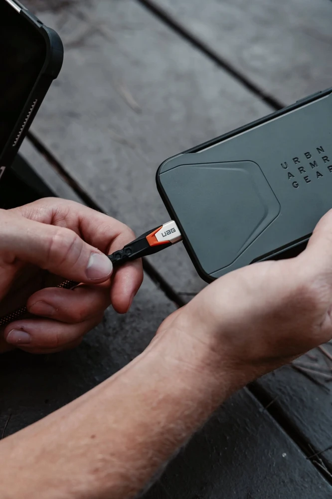 Urban Armor Gear UAG SRGE USB-C USB 3.2 Gen2 kabelis 240W/20Gbps 75cm - oranžinės spalvos