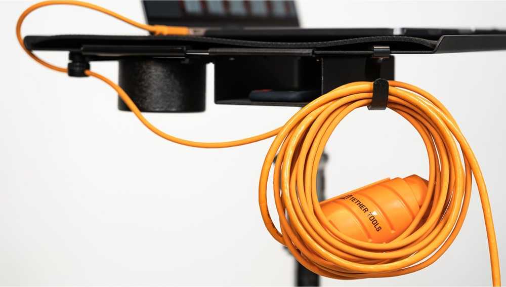 Kabelis USB Tether Tools USB-C - USB-C 9.4 m Oranžinė (CUC31R-ORG)