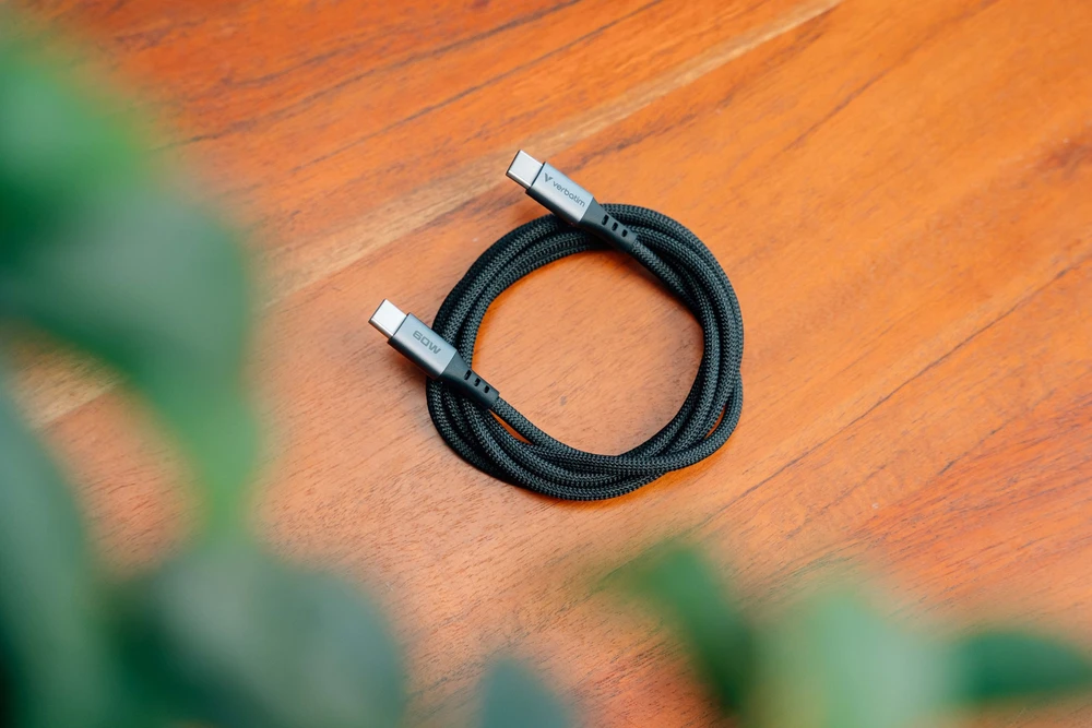 „Verbatim“ sinchronizavimo ir įkrovimo laidas USB-C į USB-C, 60 W, 120 cm, Juodas