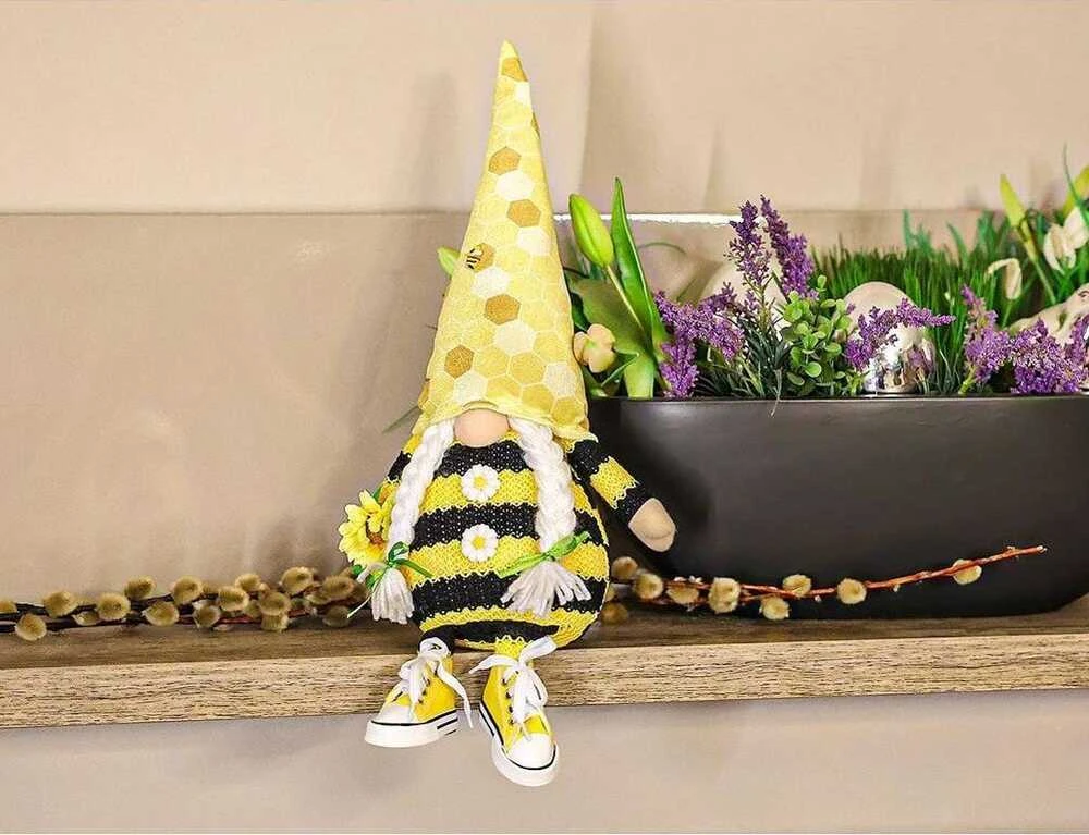 Saska Garden NYKŠTUKAS GNOMAS BITUTĖ 25CM SU SPORTINIAIS BATELIAIS PAVASARINĖ DEKORACIJA 1052595