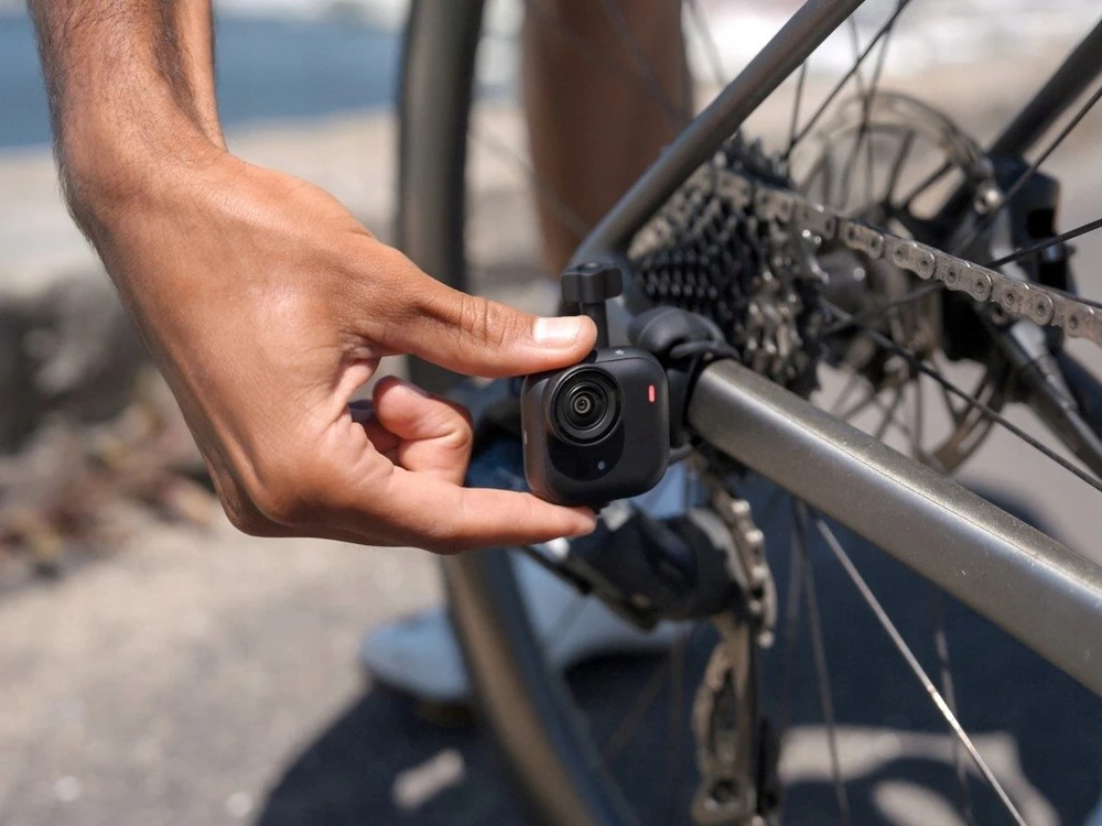 Insta360 GO Ultra Standard Juodas action sports camera 4K Ultra HD 25.4 / 1.28 mm (1 / 1.28") Wi-Fi 52.9 g