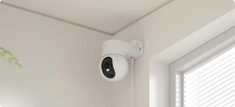 „Imou Ranger Mini“, 5MP belaidė IP kamera, 1/3 colio CMOS, 355 laipsnių panoraminis vaizdas ir 50 laipsnių pakreipimas, H.265/H.264, 20 kadrų per sekundę 1620 pikselių vaizdo kokybė, 3,6 mm fiksuotas objektyvas, naktinio matymo atstumas iki 10 m, „micro SD“ kortelė iki 512 GB, 8 kartų skaitmeninis priartinimas, 1x RJ45 jungtis, mikrofonas ir garsiakalbis.