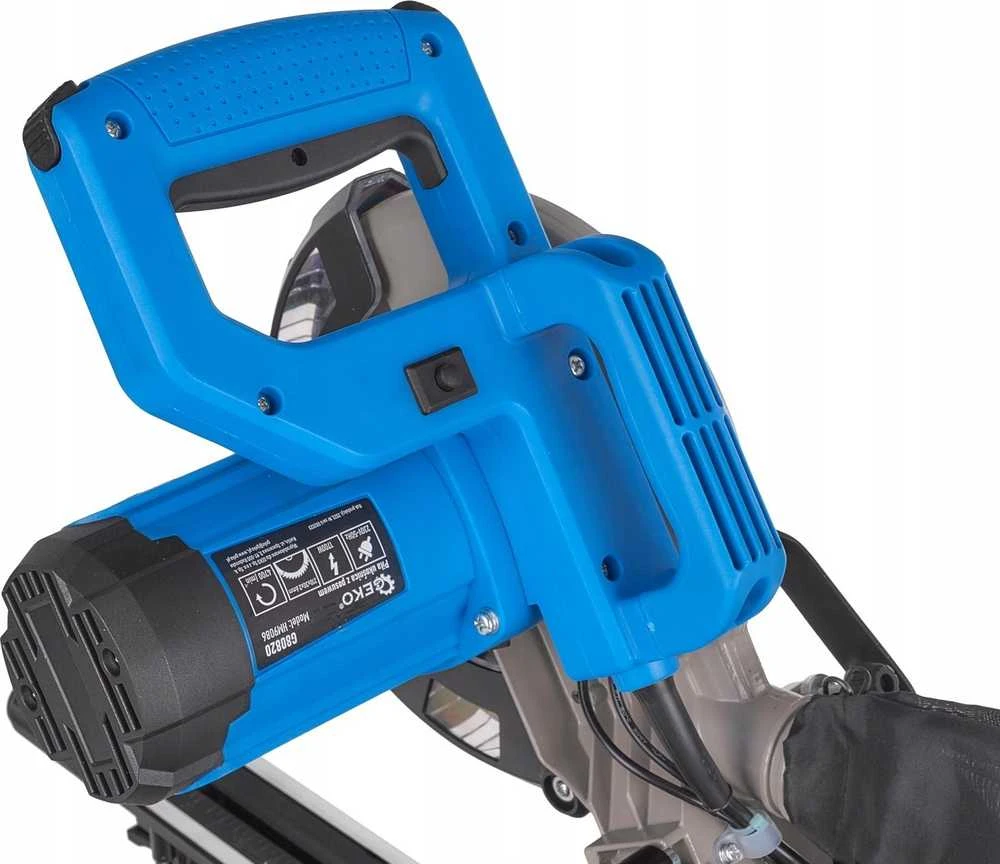 Kampinis pjūklas Geko Kampinis pjūklas su padavimu 1700 W 210 mm (1)