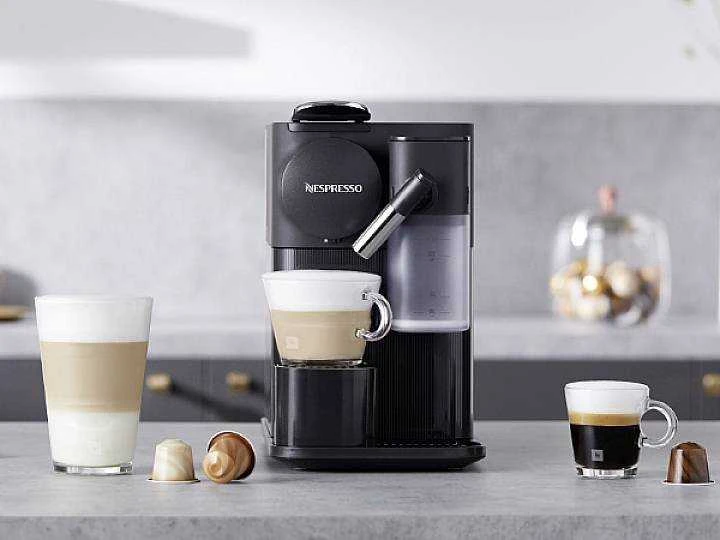 Automatinis kavos aparatas su pieno plakikliu Delonghi EN510.W Nespresso, Juodos spalvos