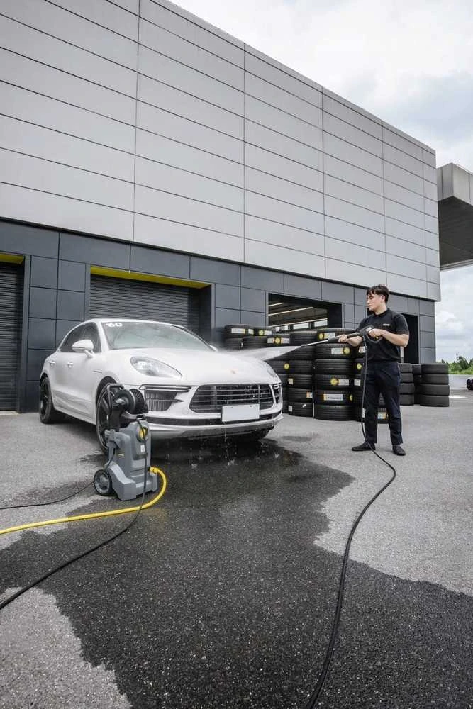 Kärcher HD 4/10 X plaunamas automobilis