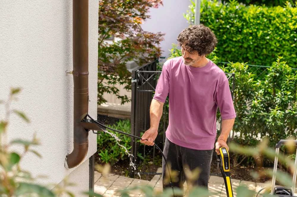 Karcher žarnos naudojimas latako valymui