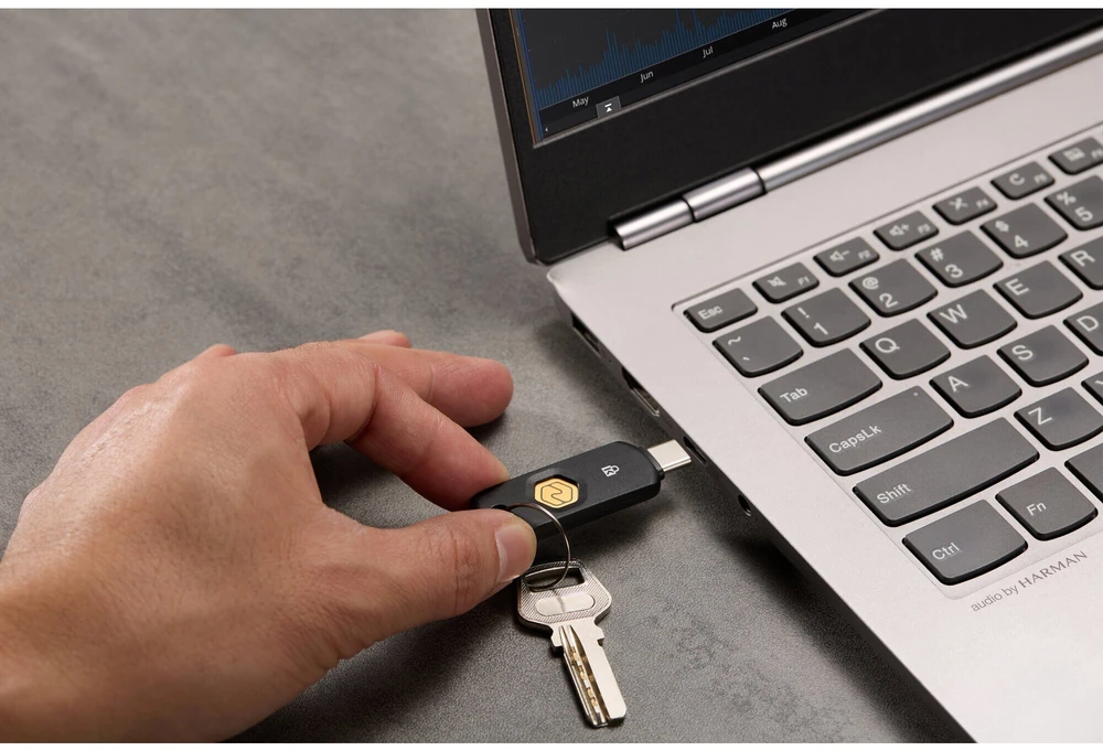 „Kensington“ saugos raktas „VeriMark NFC+USB-C“ (FIDO2 2 lygis) (K64739WW)