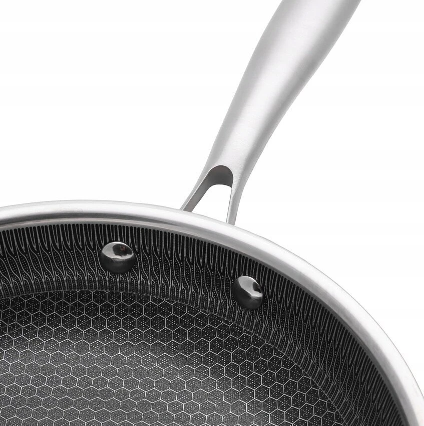 Brunbeste keptuvė PLIENINĖ KEPTUVĖ 26cm SU MEDAUS KORIO DANGteliu 5551