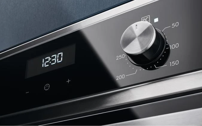 Ner.plieno spalvos orkaitė Electrolux EOD5H70BX