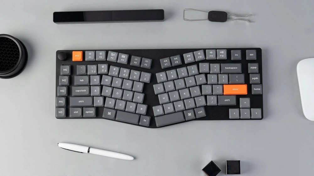 Keychron K15 Max Led Raudona Switch Wireless Low Profile Klaviatūra (Juodas) [K15M-A1].
