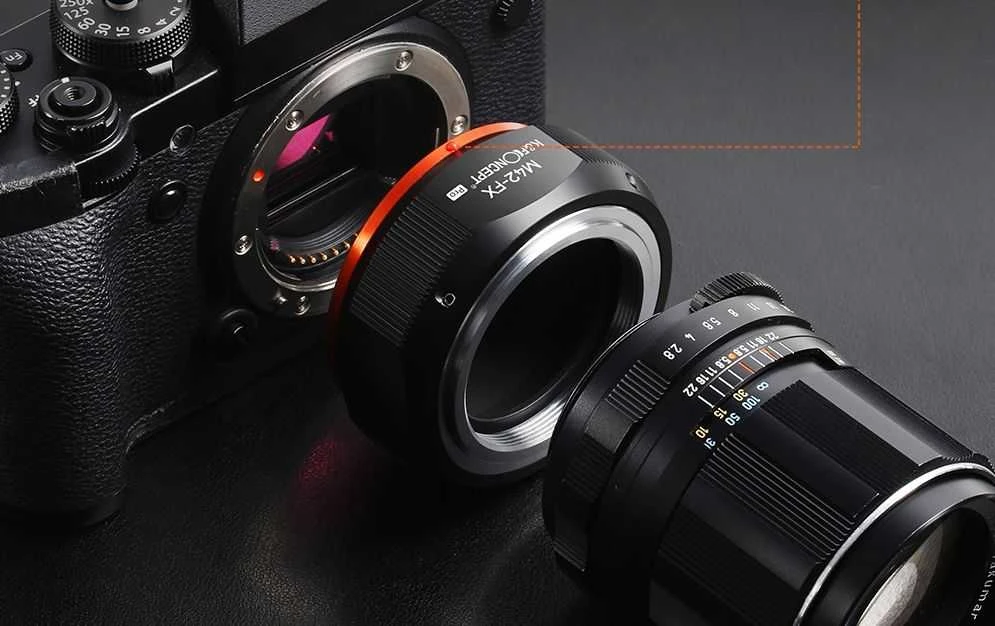 K&F Concept M42 į Fuji X adapteris su oranžiniu akcentu