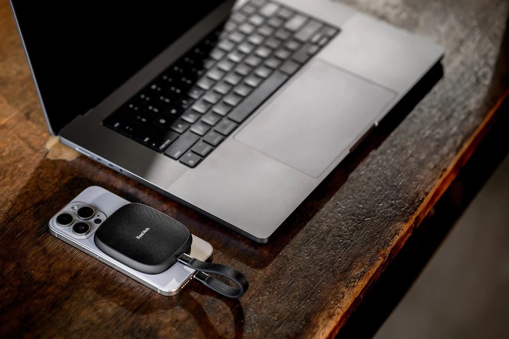 Kietasis diskas SANDISK PHONE SSD EXTERNAL SSD - AMBER USB 1TB EXTERNAL DRIVES