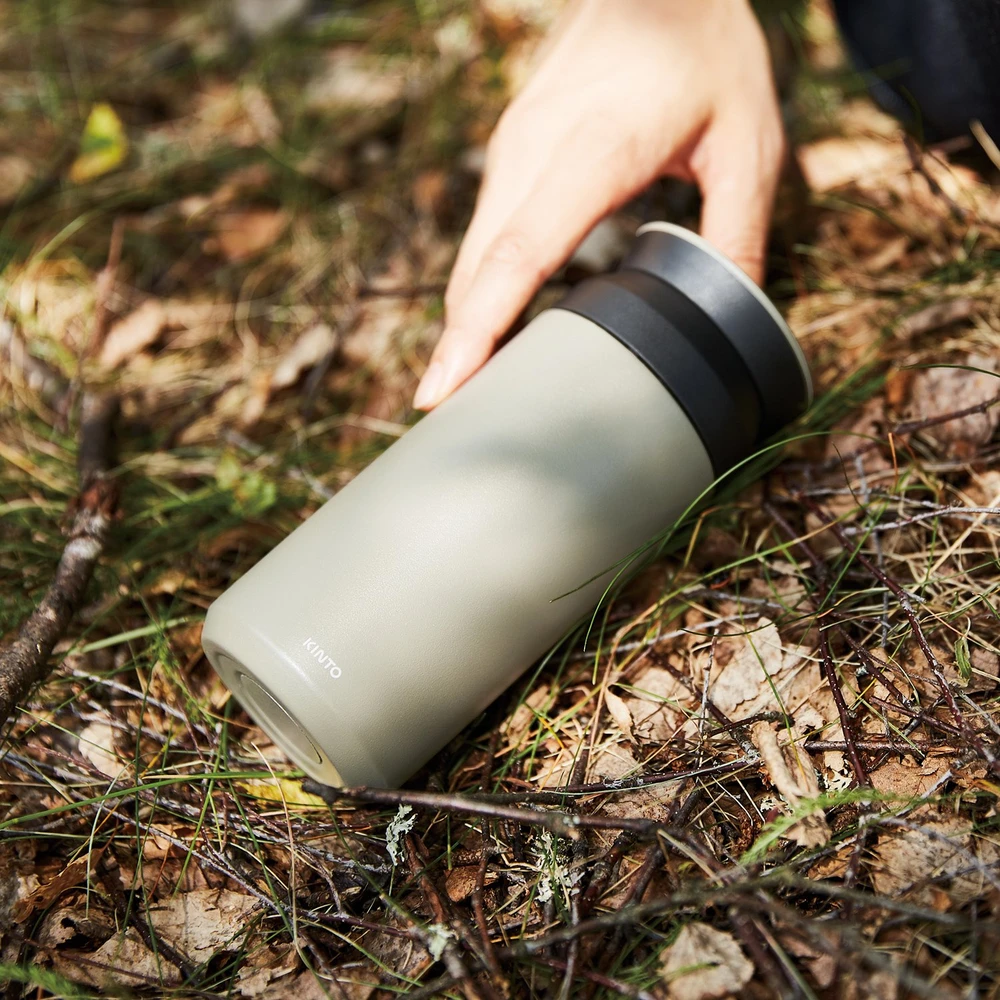 KINTO - TRAVEL Tumbler Sand rusvai gelsvas 350ml