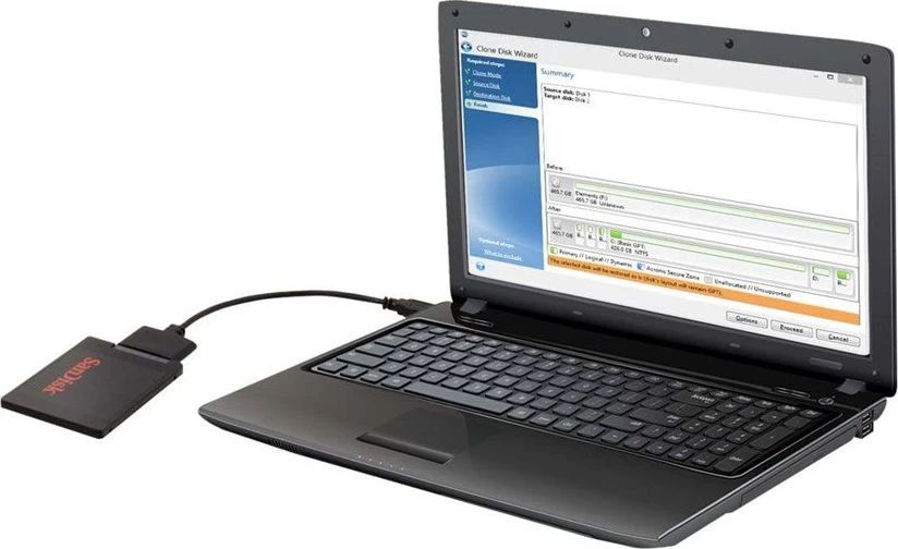 „SanDisk SSD“ nešiojamojo kompiuterio atnaujinimo įrankių rinkinį sudaro USB 3.0 į SATA laidas, instrukcijos, klonavimo programinė įranga
