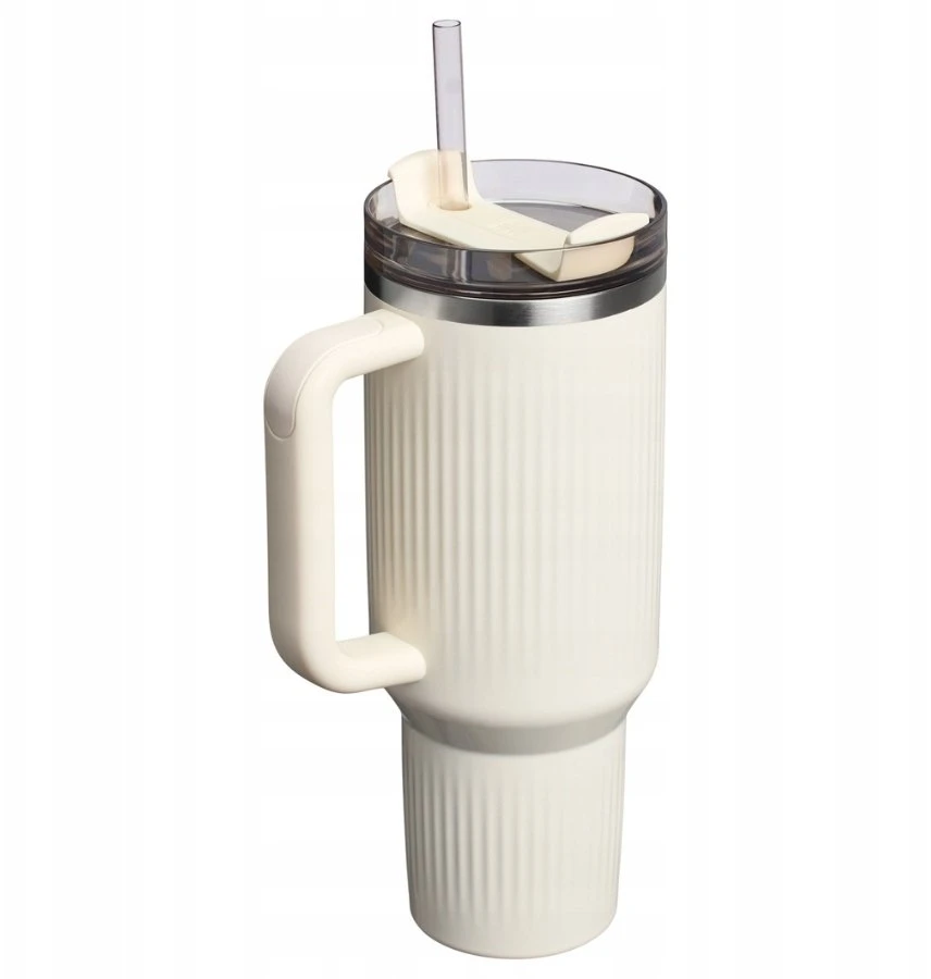 Stanley Termosinis puodelis su šiaudeliu „The Quencher H2.0 Fluted Tumbler“ 1,18 l blizgios kreminės spalvos