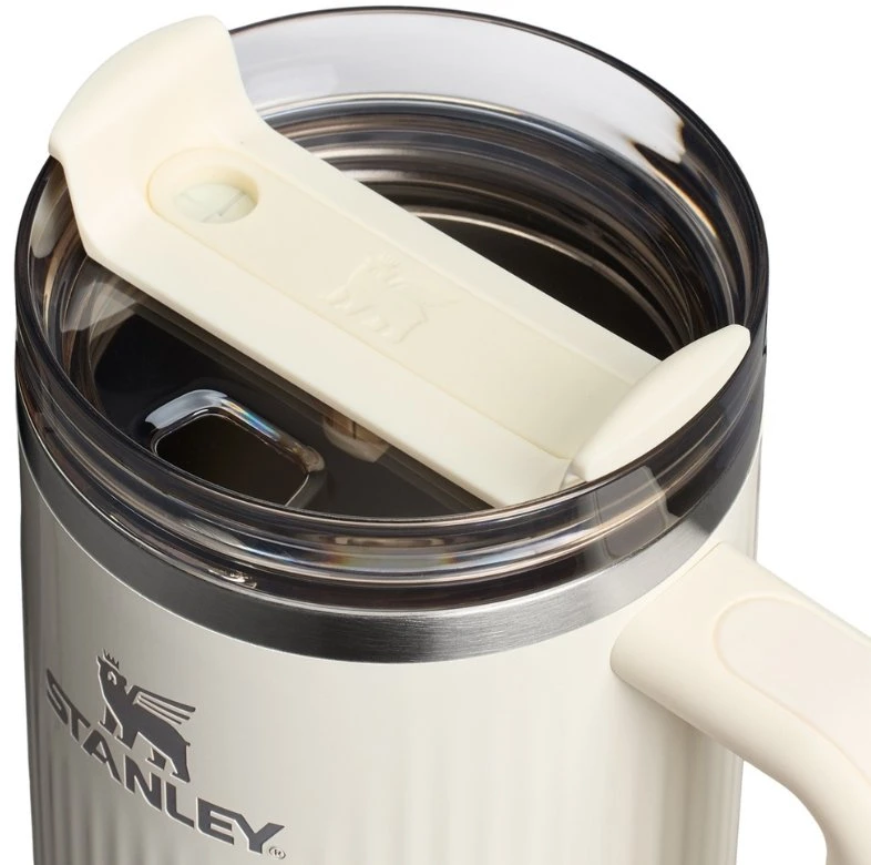 Stanley Termosinis puodelis su šiaudeliu „The Quencher H2.0 Fluted Tumbler“ 1,18 l blizgios kreminės spalvos