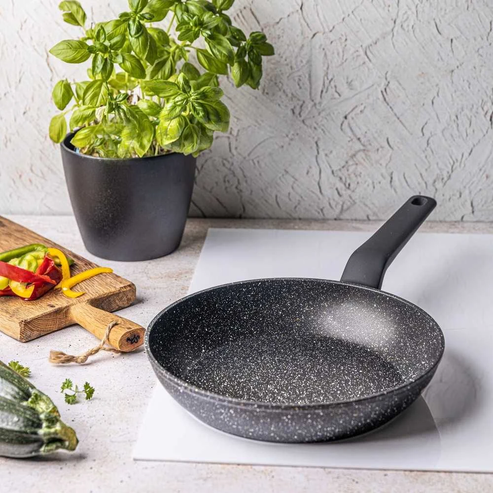 Keptuvė, spalva juoda-marmurek, śr.24cm klausberg