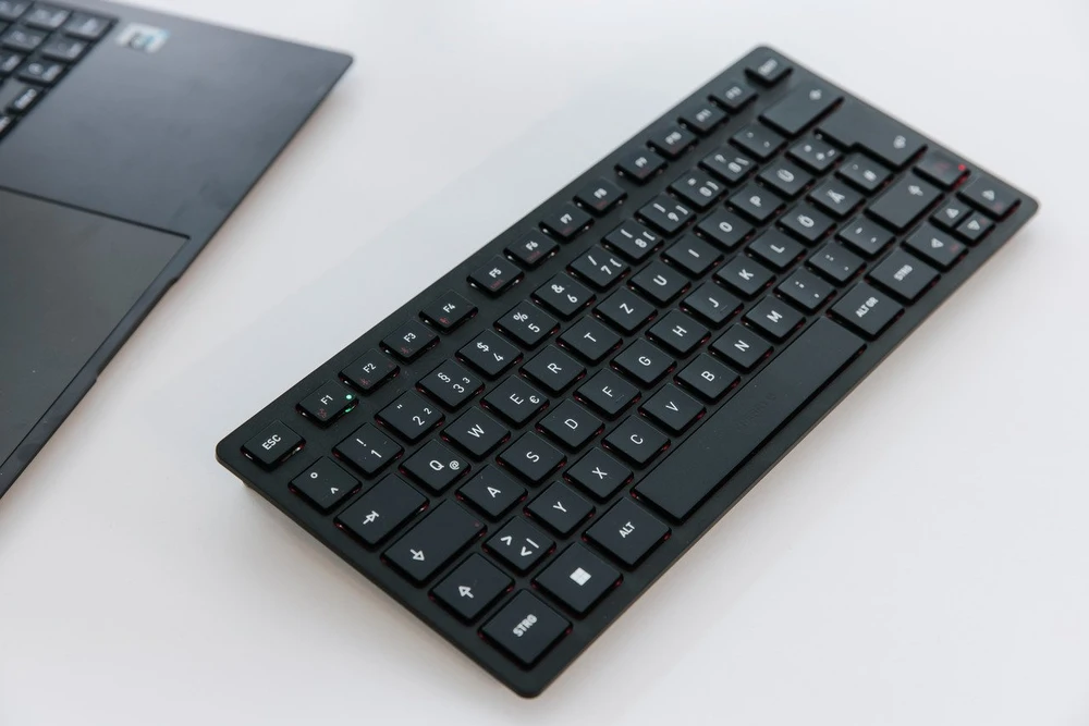 Klaviatūra Cherry KW 9200 MINI WIRELESS (JK-9250ES-2)