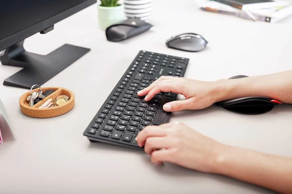 Cherry KW 9100 SLIM CZ Klaviatūra - WIRELESS Juodas CZECHIA SLOVAKI