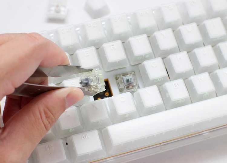 Ducky One 3 Aura Baltas SF Klaviatūra žaidimams, RGB LED - MX-Brown