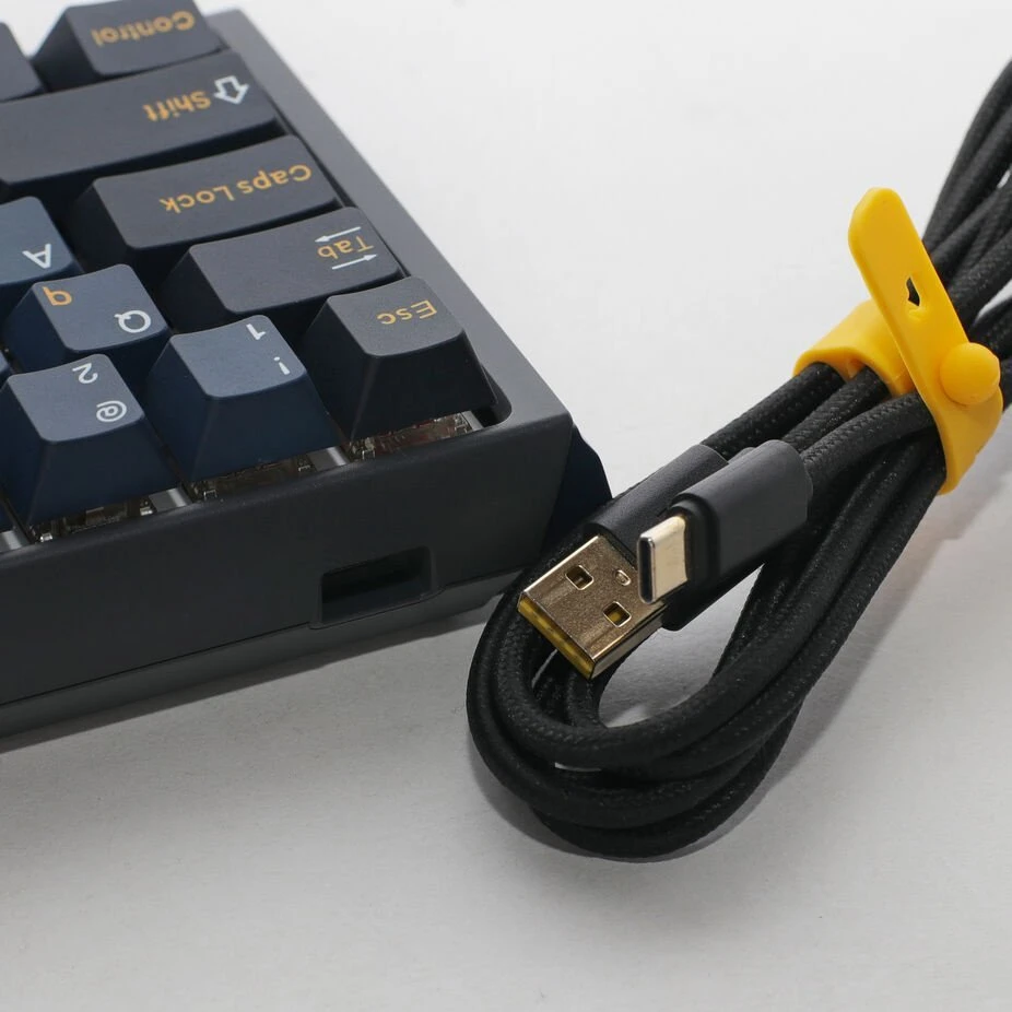 Ducky One 3 Pro Mini Nazca Line žaidimų mechaninė klaviatūra, 8.000 Hz, Hot Swap, RGB – Cherry MX2A Raudona, ANSI US išdėstymas