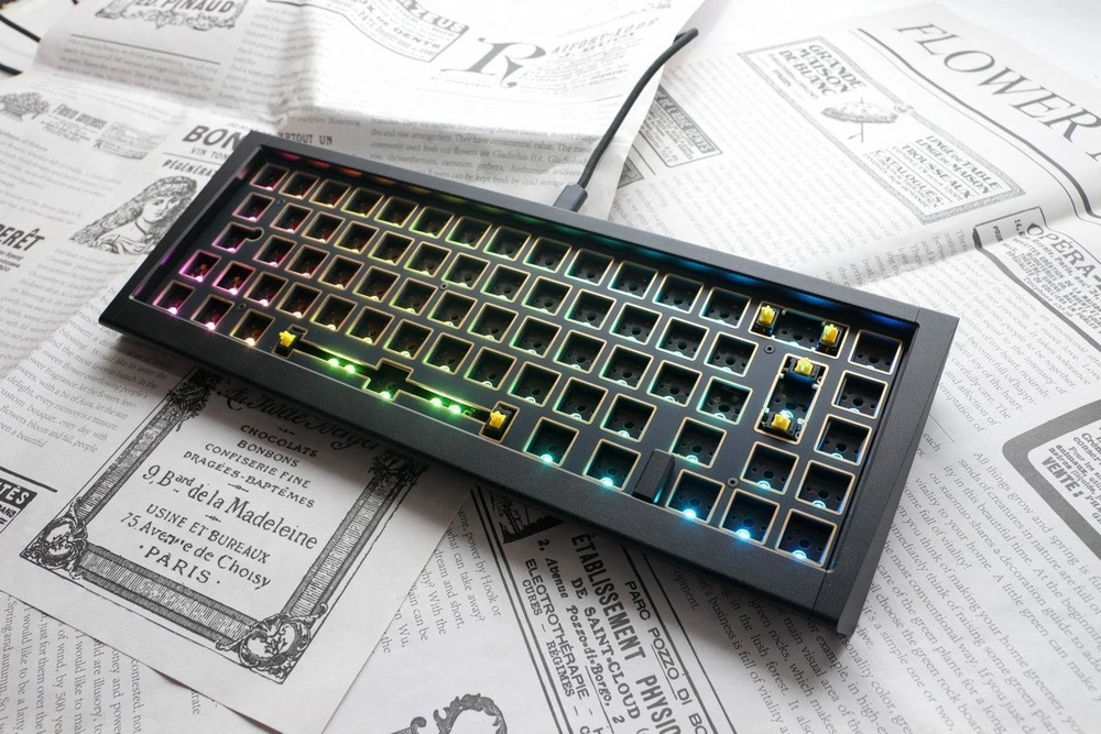 Ducky Outlaw 65 žaidimų klaviatūra, Barebone – juodas ISO išdėstymas