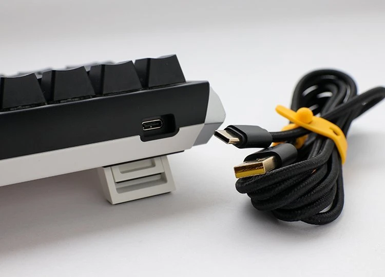 Ducky One 3 Classic Mini klaviatūra Gaming USB Niemiecki Juodas, Baltas