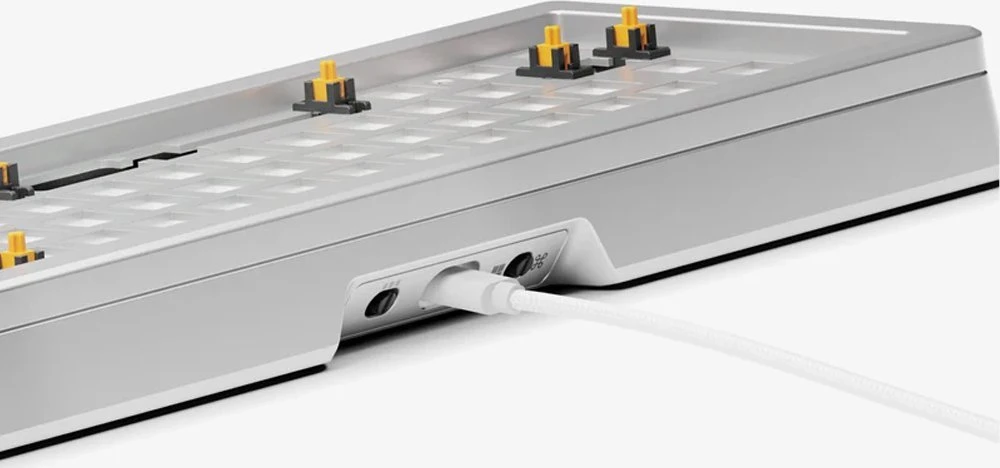 Glorious GMMK 3 Pro 65% Custom žaidimų klaviatūra – Barebone, ANSI išdėstymas, sidabro spalvos
