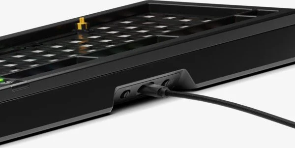 Glorious GMMK 3 Pro 75 % Custom žaidimų klaviatūra – Barebone, ISO išdėstymas, juodos spalvos