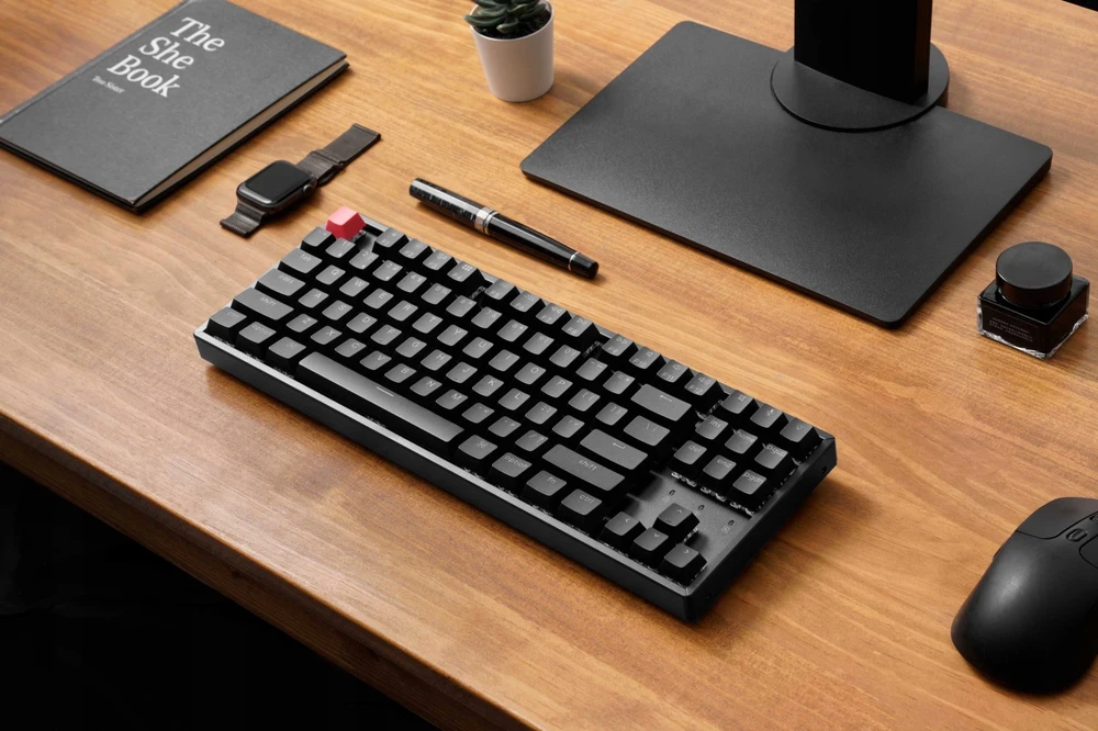 Klaviatūra žaidimams Keychron K8 V2 Keychron Super Brown belaidė mechaninė su pašvietimu juoda