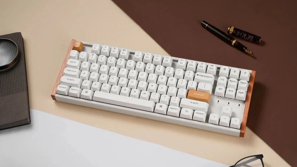 Keychron K8 HE SE Wireless Belaidė Žaidimų Klaviatūra | Baltas, Gateron Magnetic Nebula