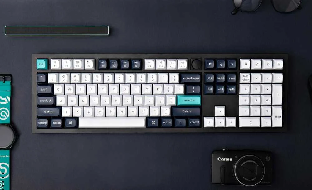 Keychron Q6 Max Wireless (Q6M-M1) – US išdėstymas – Hot-Swappable Jupiter Raudona Switches – Carbon Juodas (Juoda) Mechaninė Belaidė Žaidimų Klaviatūra