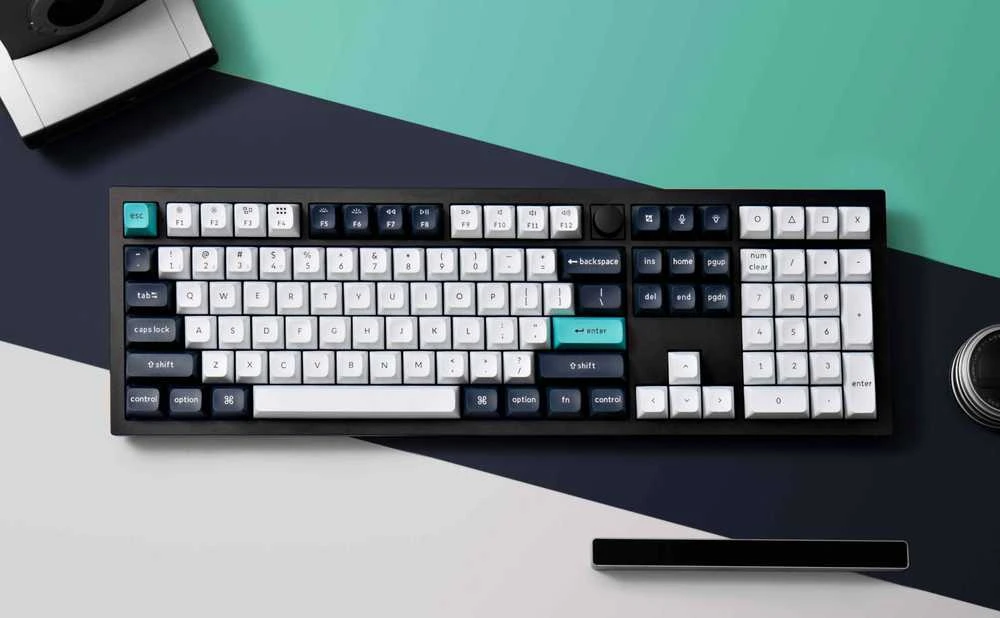 Keychron Q6 Max Wireless (Q6M-M1) – US išdėstymas – Hot-Swappable Jupiter Raudona Switches – Carbon Juodas (Juoda) Mechaninė Belaidė Žaidimų Klaviatūra