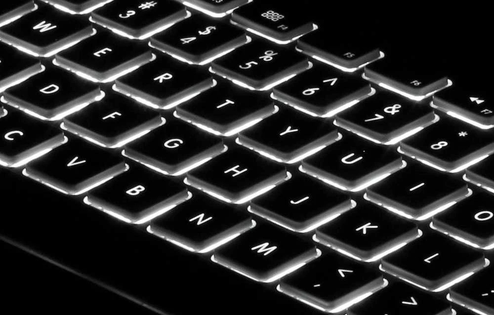 Klaviatūra Matias FK308 su laidu 80% (TKL) su pašvietimu juoda