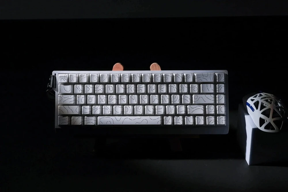 MCHOSE Ace 68 laidinė žaidimų klaviatūra | US | TTC Dragon Lord Magnetic Switch | Baltas Topographic
