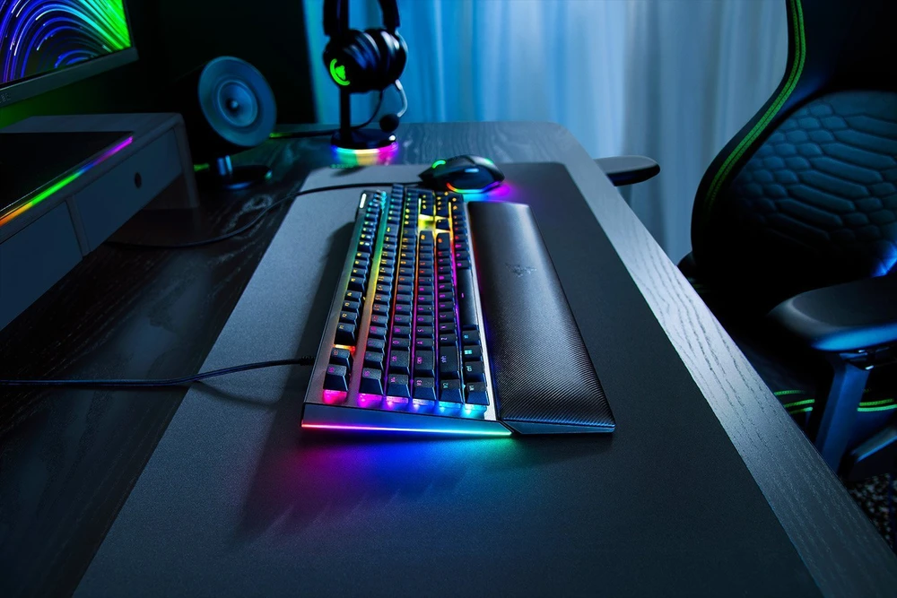Razer BlackWidow V4 Klaviatūra žaidimams, mechanisch, RGB Žalias Switch, juodas