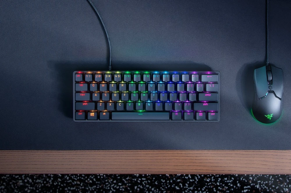 Razer Huntsman Mini Laidinė žaidimų klaviatūra RGB LED, USB, DE, Clicky Optical Violetinė Switch, Juoda