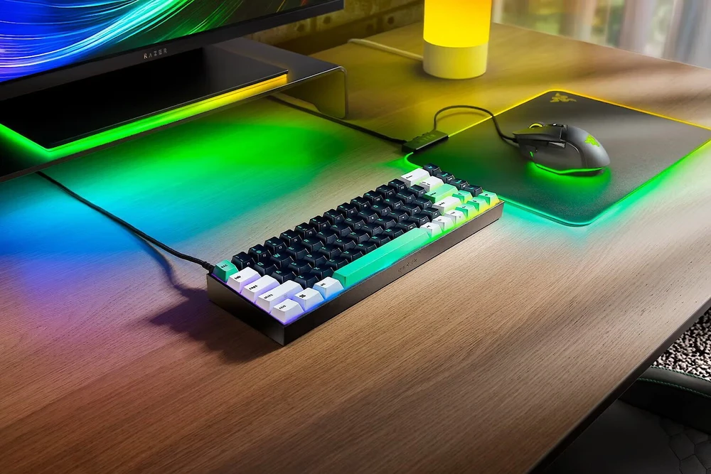 Klaviatūra Razer Mechaninė klaviatūra žaidimams Reclusa X Mini 65% | su laidu | US | Mechaninė Switches Gen-3 (Tactile) | Juodas (RZ03-05980100-R3M1)