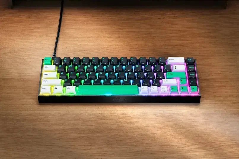Klaviatūra Razer Mechaninė klaviatūra žaidimams Reclusa X Mini 65% | su laidu | US | Mechaninė Switches Gen-3 (Tactile) | Juodas (RZ03-05980100-R3M1)