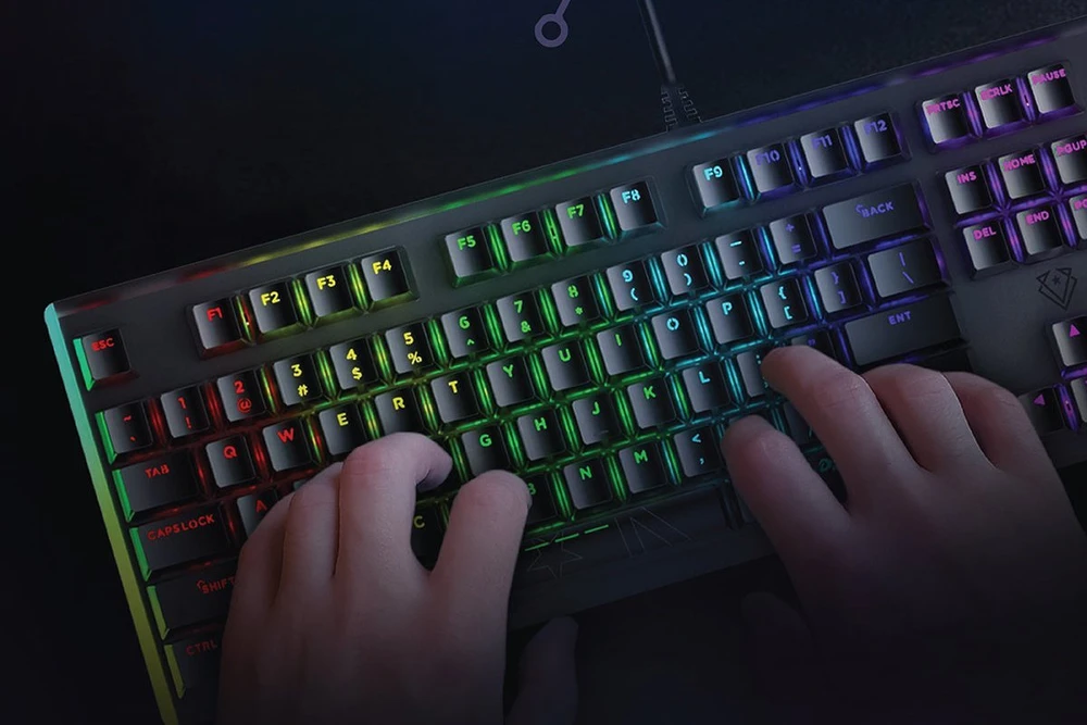 Klaviatūra Vertux Vertux Mechaninė klaviatūra anti-ghosting Mechaninė COMANDO QWERTY RGB