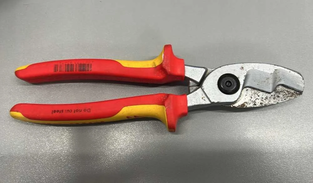 Kabelių žirklės iki 70mm2 1000V KNIPEX
