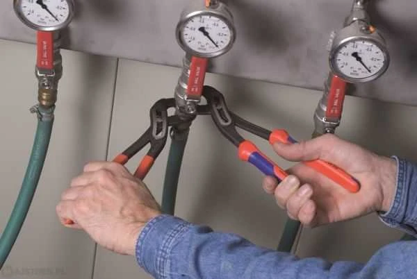 Knipex Reguliuojamos vamzdžių replės Knipex Alligator 88 05 250-300