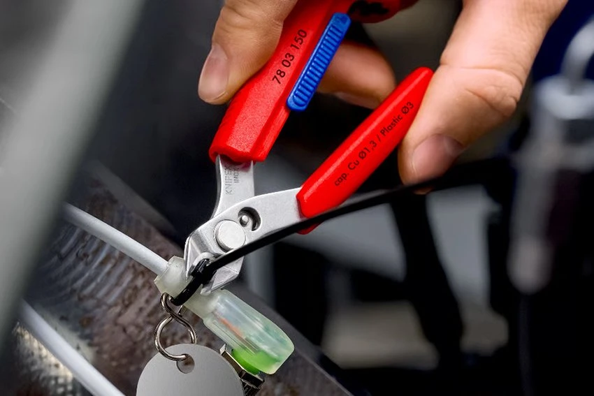 Knipex Szczypce do cięcia 150MM Slim KNIPS w kaburze (78 03 150 V01)