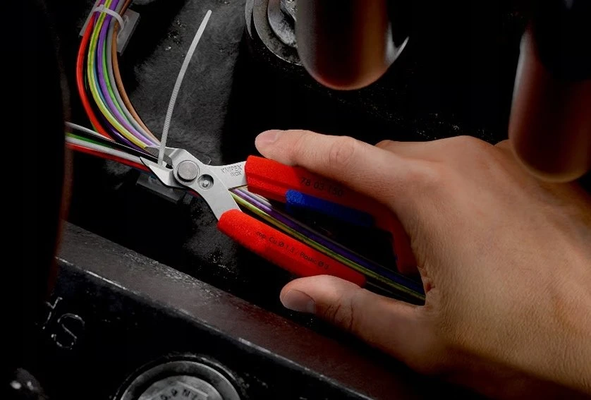 Knipex Szczypce do cięcia 150MM Slim KNIPS w kaburze (78 03 150 V01)