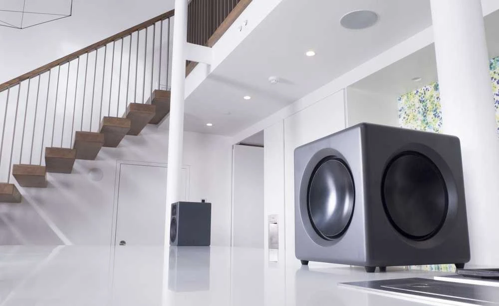 Aktyvi žemųjų dažnių kolonėlė Wavemaster FUSION, 125 W, Juoda